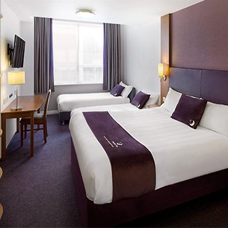 Premier Inn Liverpool John Lennon Airport Speke Esterno foto