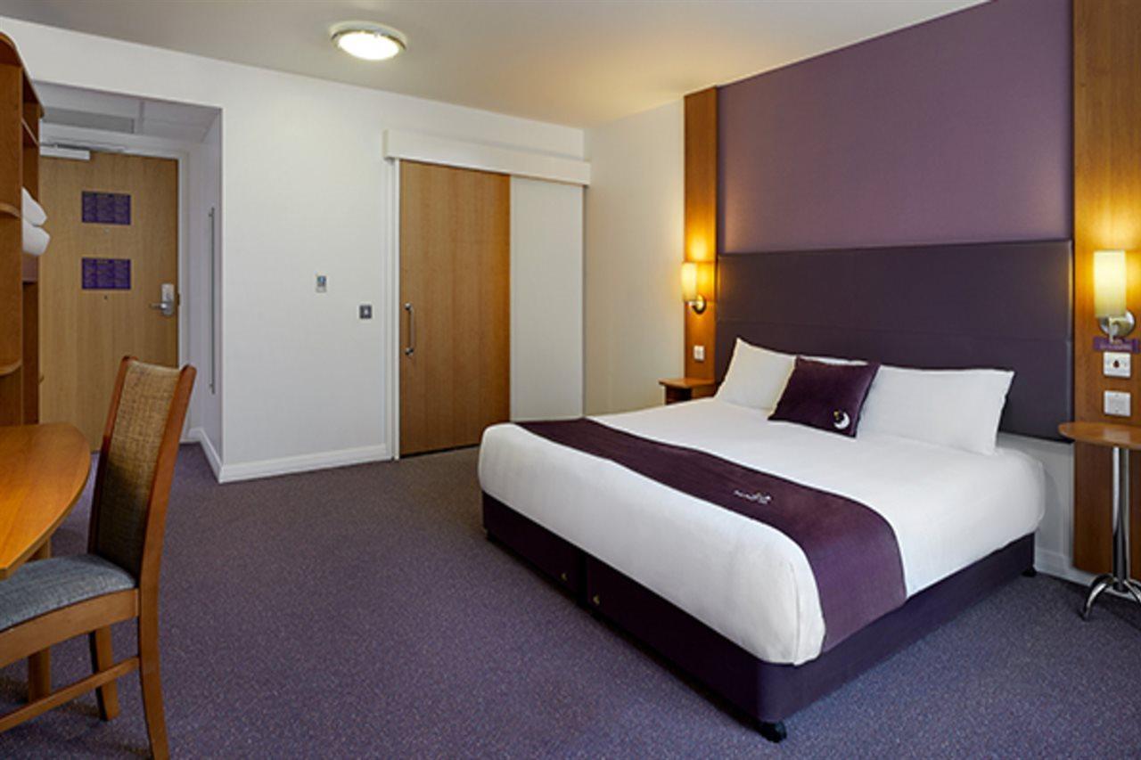 Premier Inn Liverpool John Lennon Airport Speke Esterno foto