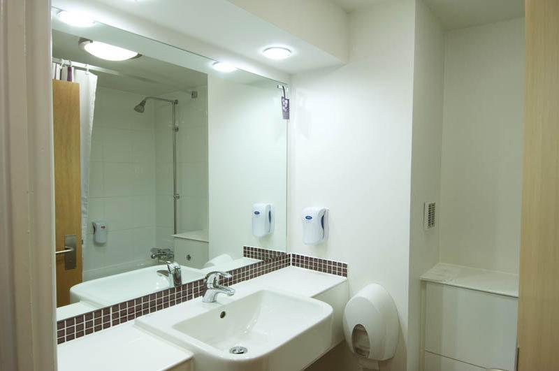 Premier Inn Liverpool John Lennon Airport Speke Esterno foto